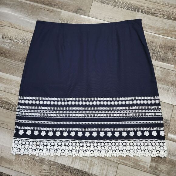 Brooks Brothers Navy Blue Mini Skirt Lace Trim Size 8 - Picture 1 of 8